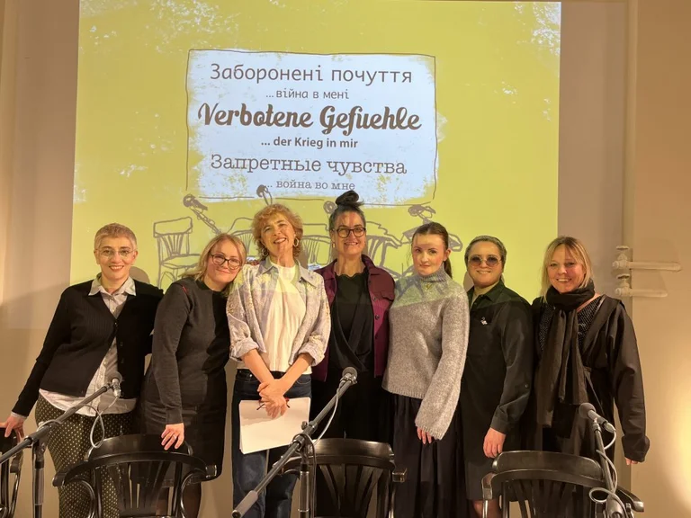 Zuhören, The Embassy