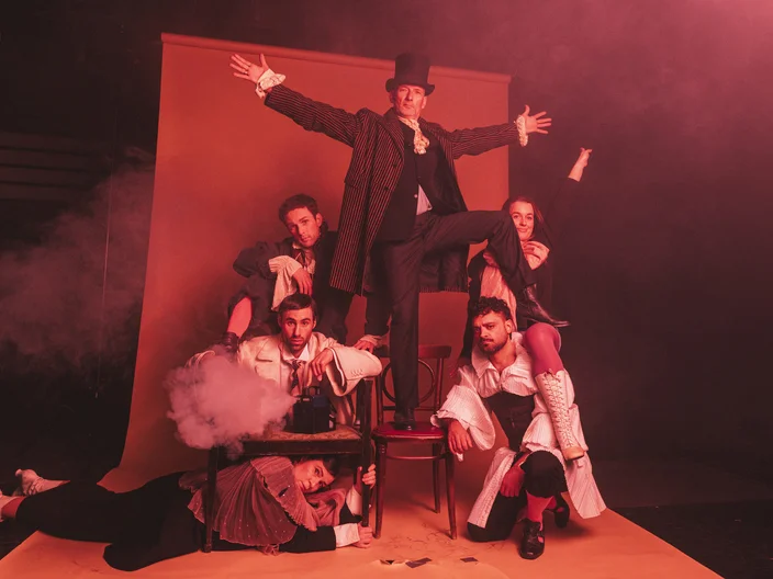 Hard Times, Zirkusfamilie