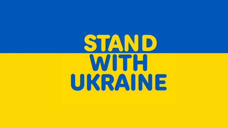 Ein Bild mit den Farben der ukrainischen Flagge und dem Text "Stand with Ukraine" in blau-gelben Streifen.