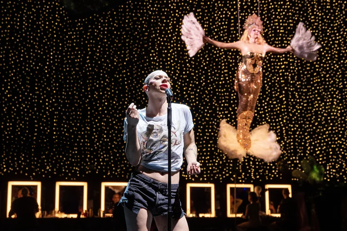 Die kleine Meerjungfrau. A Fluid Fairy Fantasy