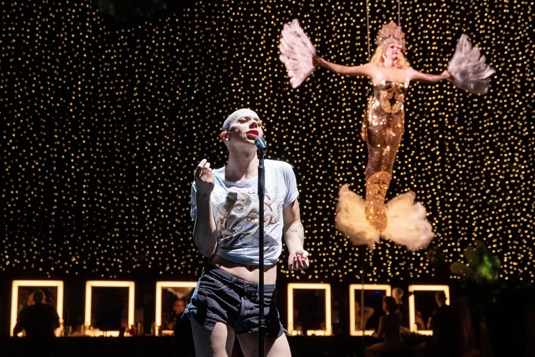 Die kleine Meerjungfrau. A Fluid Fairy Fantasy