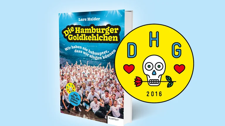 Buchcover von "Die Hamburger Goldkehlchen" neben einem gelben Logo mit Totenkopf, Herzen und Pfeil. Jahreszahl 2016 darauf.